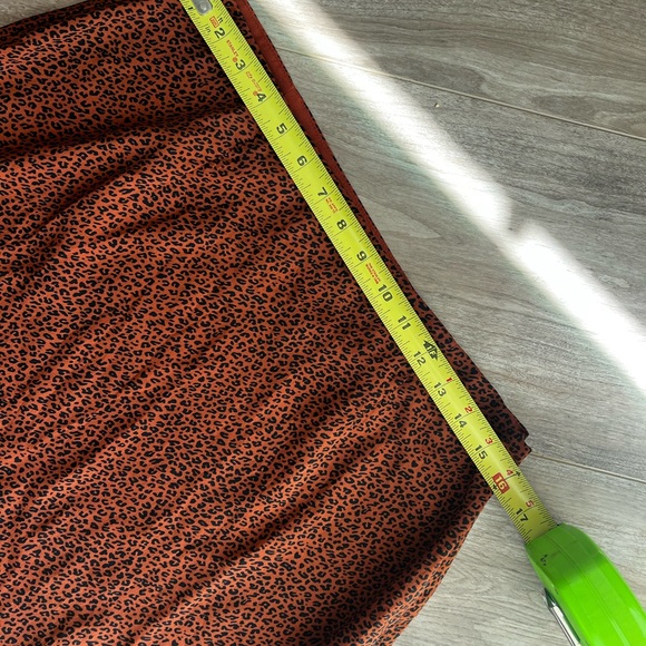 MinkPink animal print maxi shirt with slits at side hem, great condition large - Picture 8 of 9